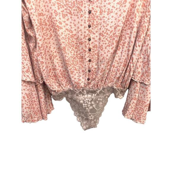 Free People Ditsy Floral Bodysuit SZ small - Picture 4 of 6